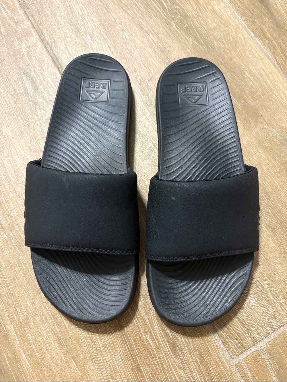 Reef women’s Black Slide Sandals with Cushioned Footbed 11